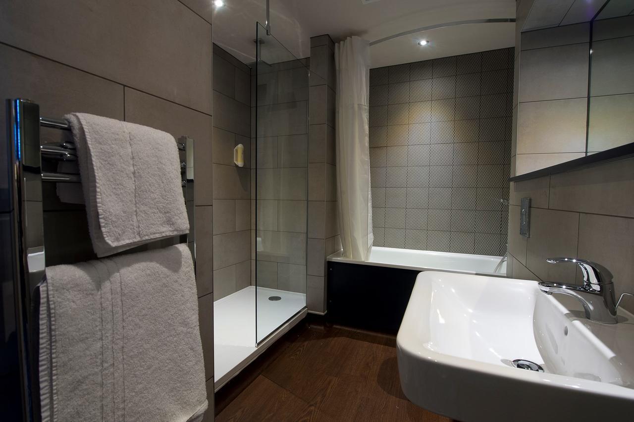 The Yarborough Hotel Wetherspoon Гримсби Экстерьер фото